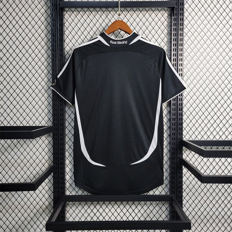 Real Madrid 2006-07 Away | Retro Jersey - Image 8