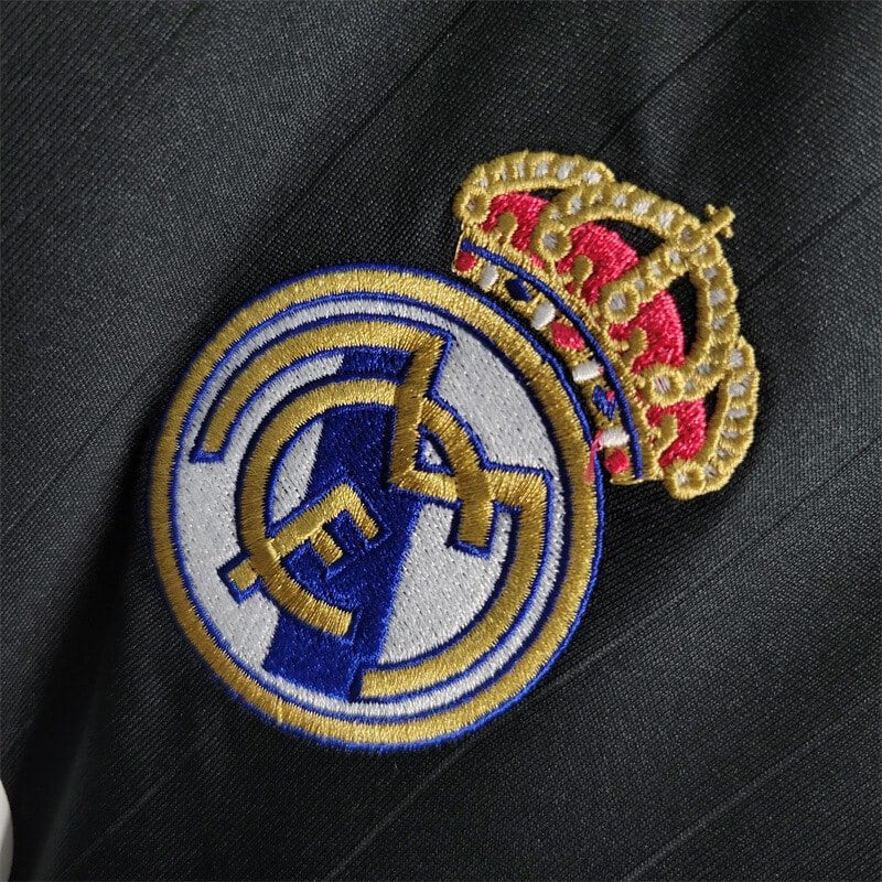 Real Madrid 2006-07 Away | Retro Jersey - Image 7