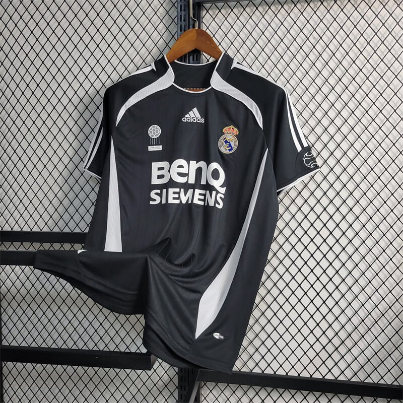 Real Madrid 2006-07 Away | Retro Jersey - Image 2
